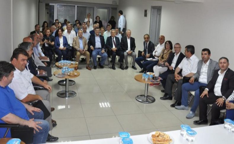 CHP İzmir'de brifing mesaisi